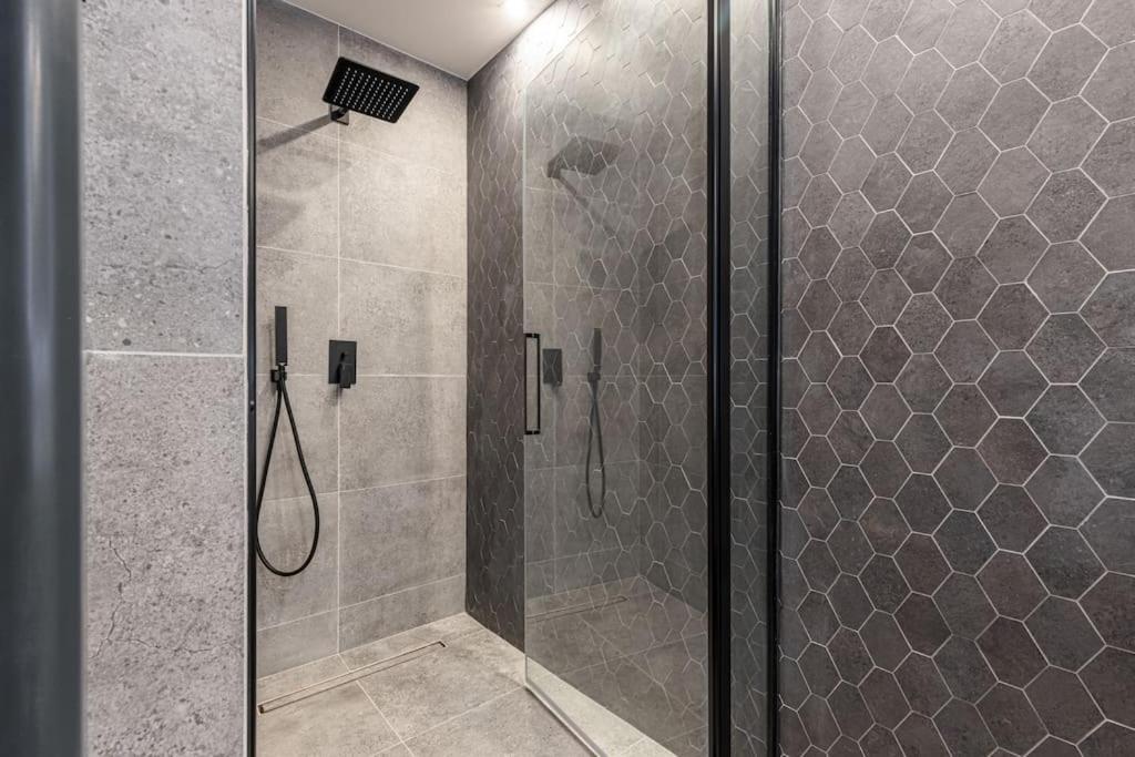 Philibert - Traditional With Historical Fresco Nice