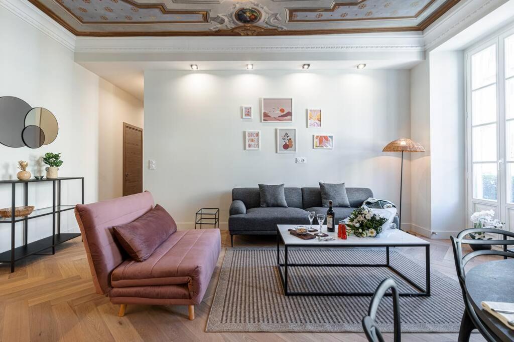 Apartment Philibert - Traditional With Historical Fresco *