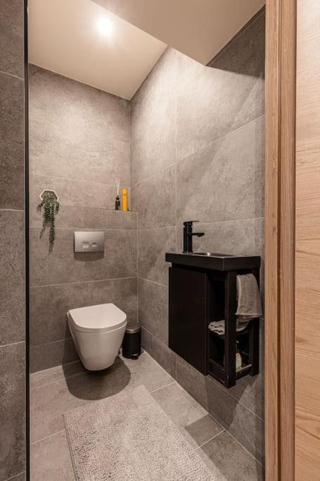 Philibert - Traditional With Historical Fresco *